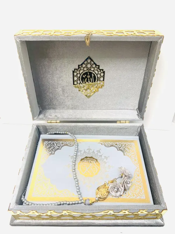 Große Koran-Geschenkbox in Hellgrau mit Golddetails