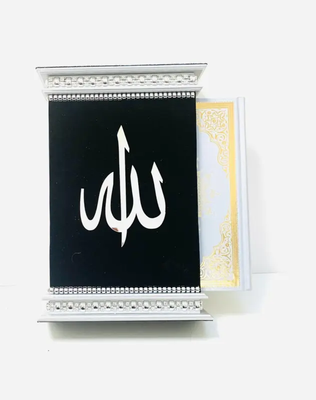Vacker Koranhållare i sammet och silver Inkl 1 st Koran