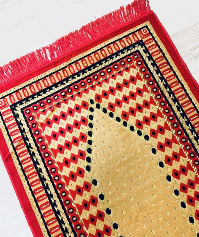 Gebetsteppich aus rotem Samt mit Beduinen-Design