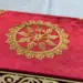 Luksus Koran Gavesæt i Rød og Guld, Model a